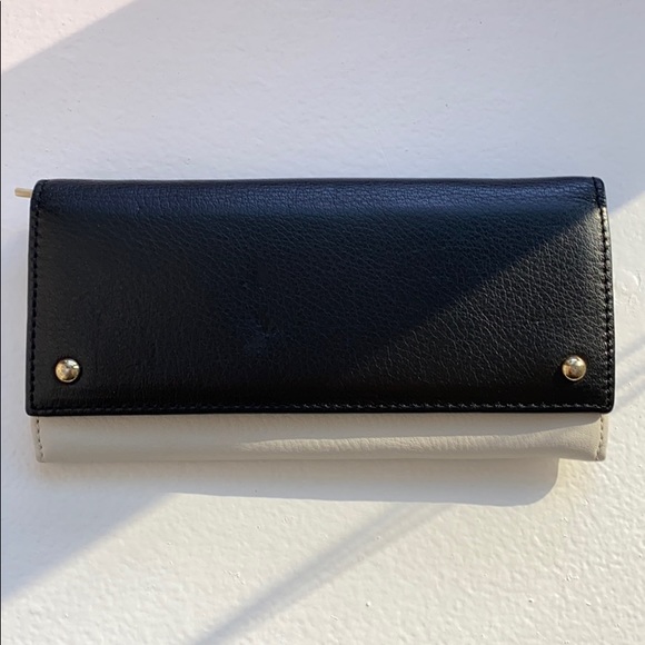 Banana Republic Handbags - Banana Republic Leather Clutch- NEW